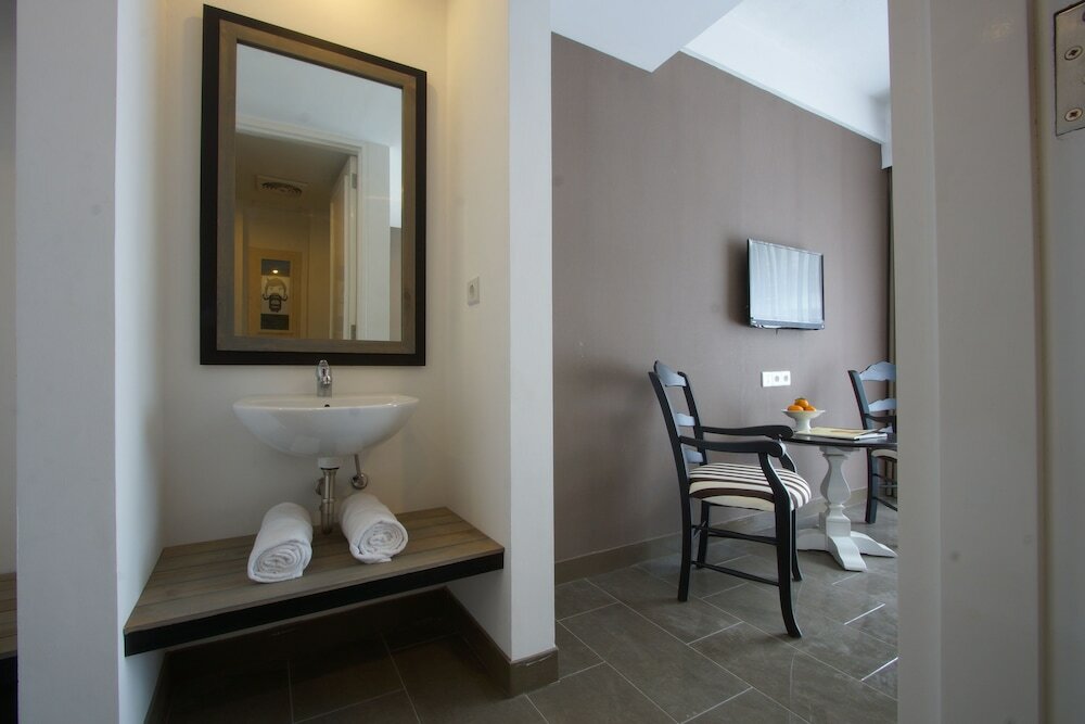 Фото 7 Bidadari Boutique Hotel