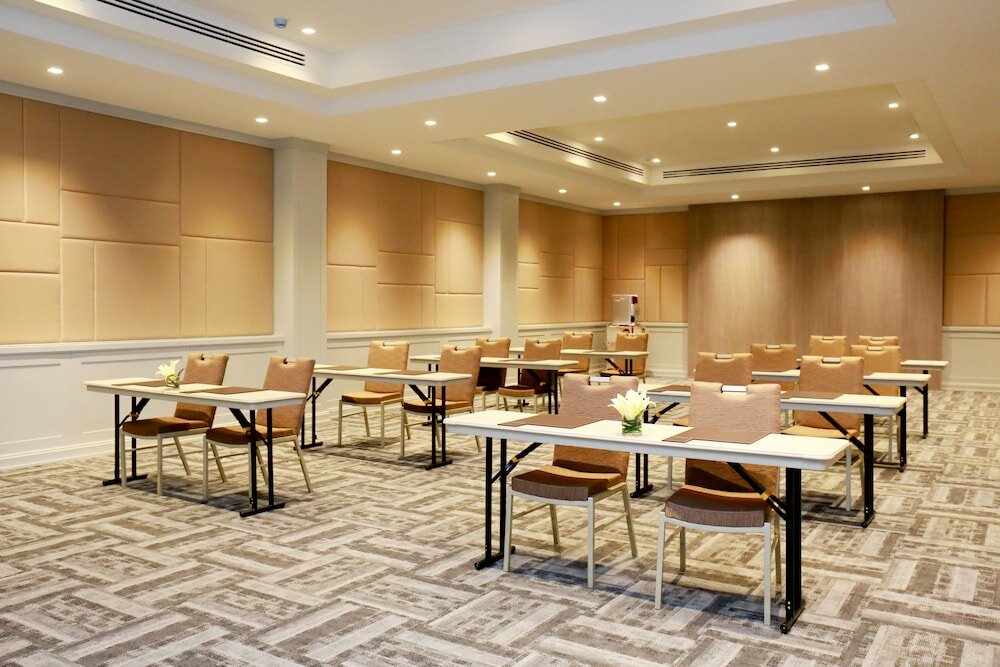 Фото Louis Tavern Hotel