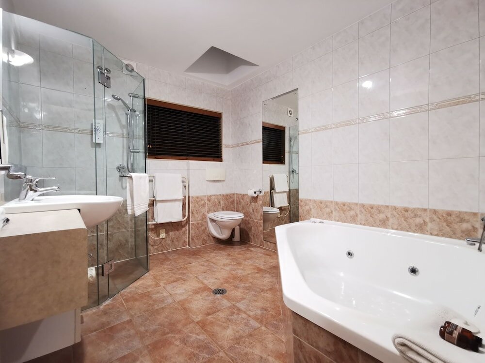 Фото Cornwall Park Motor Inn