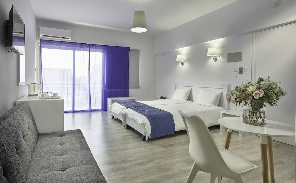 Фото Mikes Kanarium Hotel