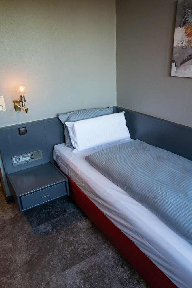 Фото Hotel Mecklenheide Hannover