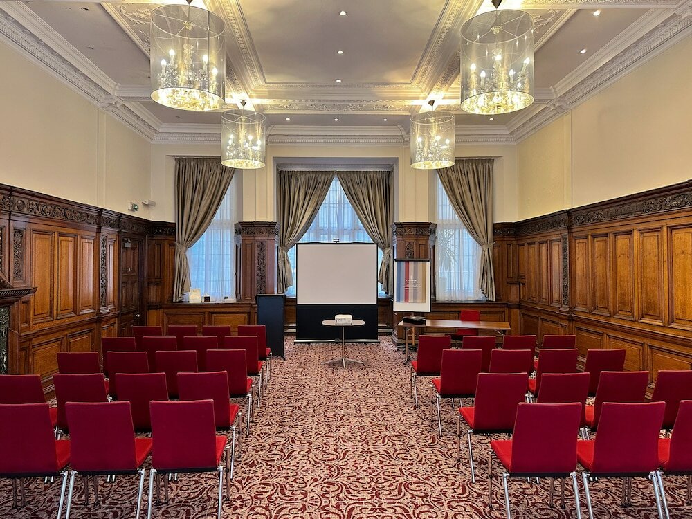 Фото Leopold Hotel