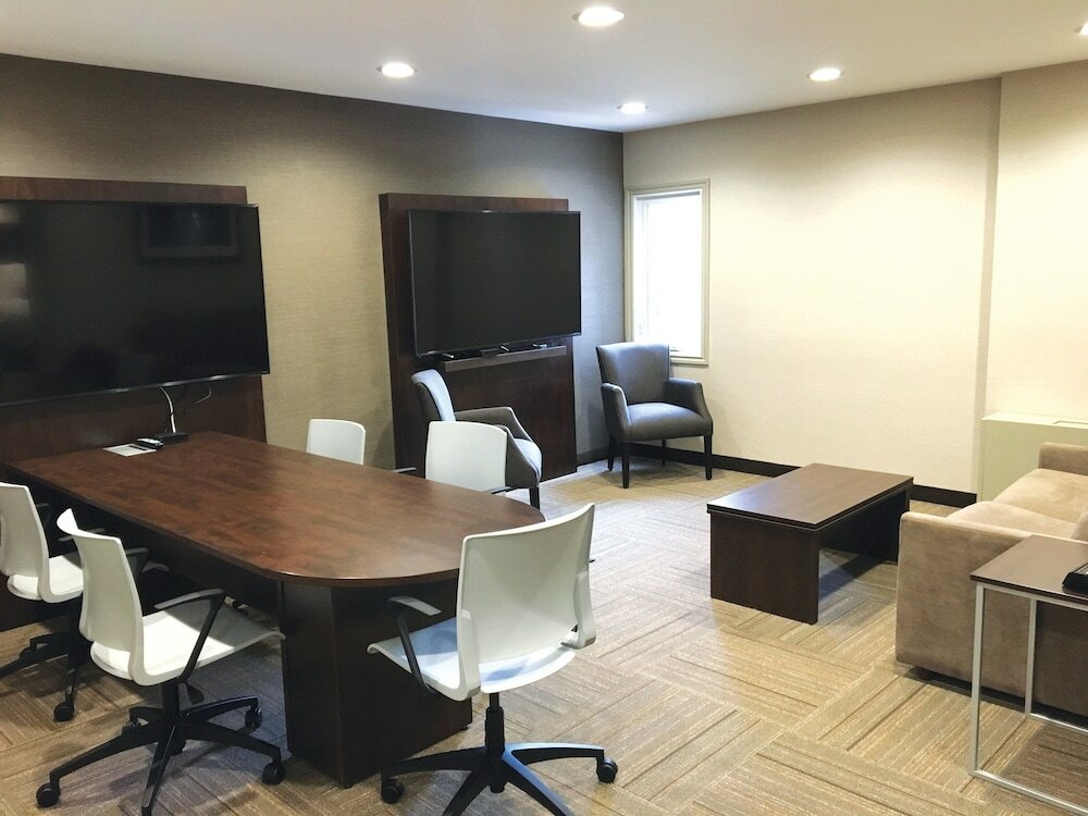 Фото Victoria Inn Hotel & Convention Centre Brandon