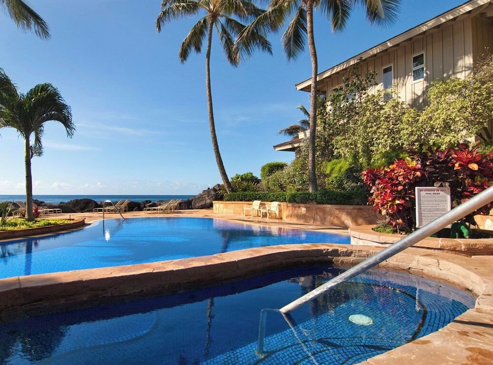 Фото Whalers Cove Oceanfront Resort