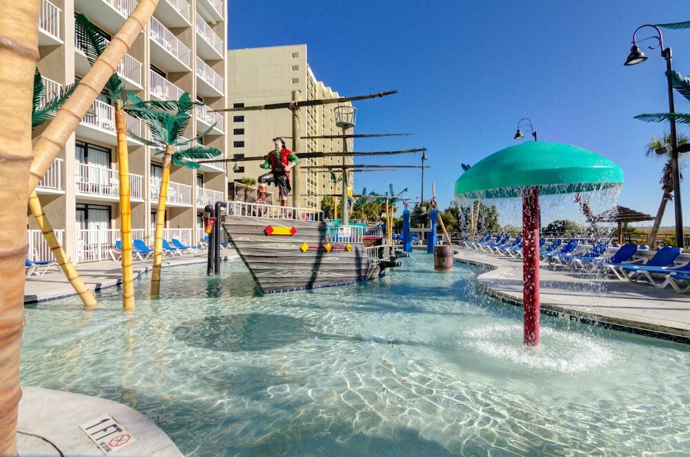 Фото Captain's Quarters Resort