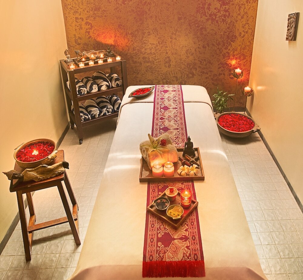 Фото Whispering Palms Beach Resort