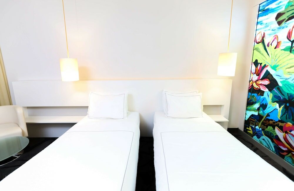 Фото Art'otel Cologne, part of Radisson Hotel Group