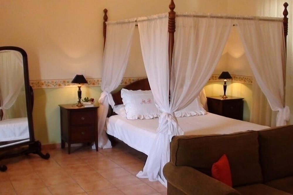 Фото Anthias Garden