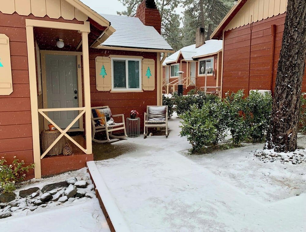 Фото Grand Pine Cabins