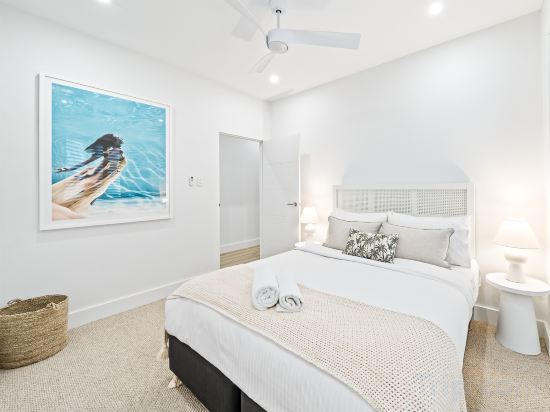 Фото Palm View Collective