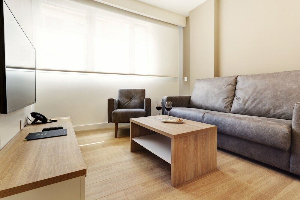 Фото Sercotel Logroño Suites