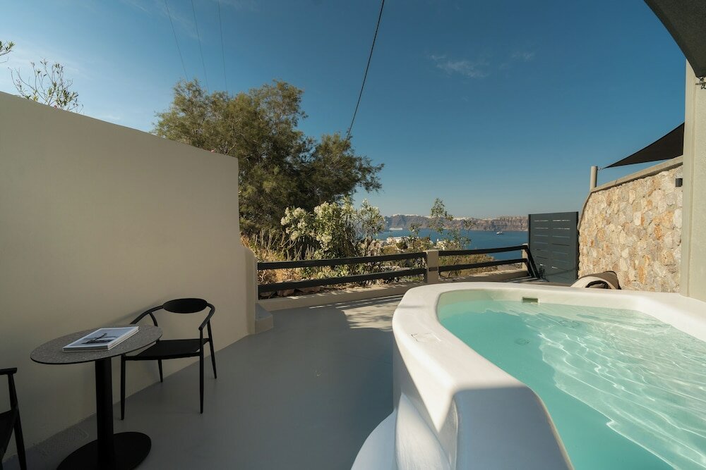 Фото Black Diamond Suites - Adults Only