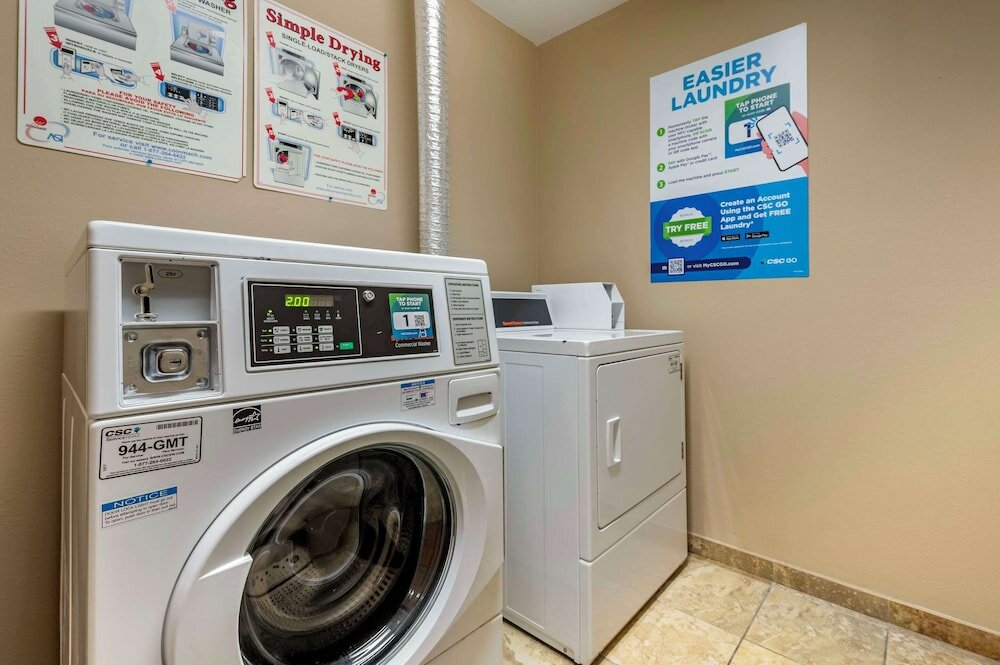 Фото Comfort Suites Urbana Champaign, University Area