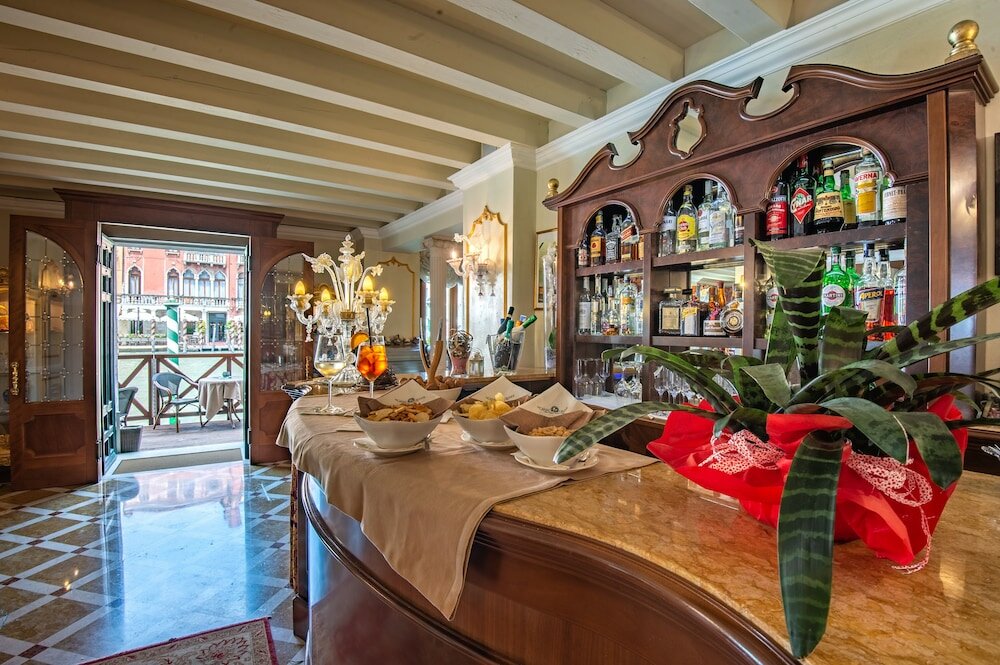 Фото Hotel Canal Grande