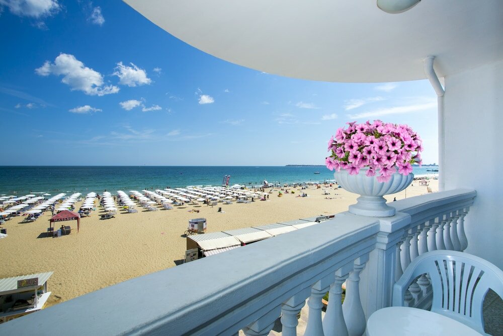 Фото Chaika Beach