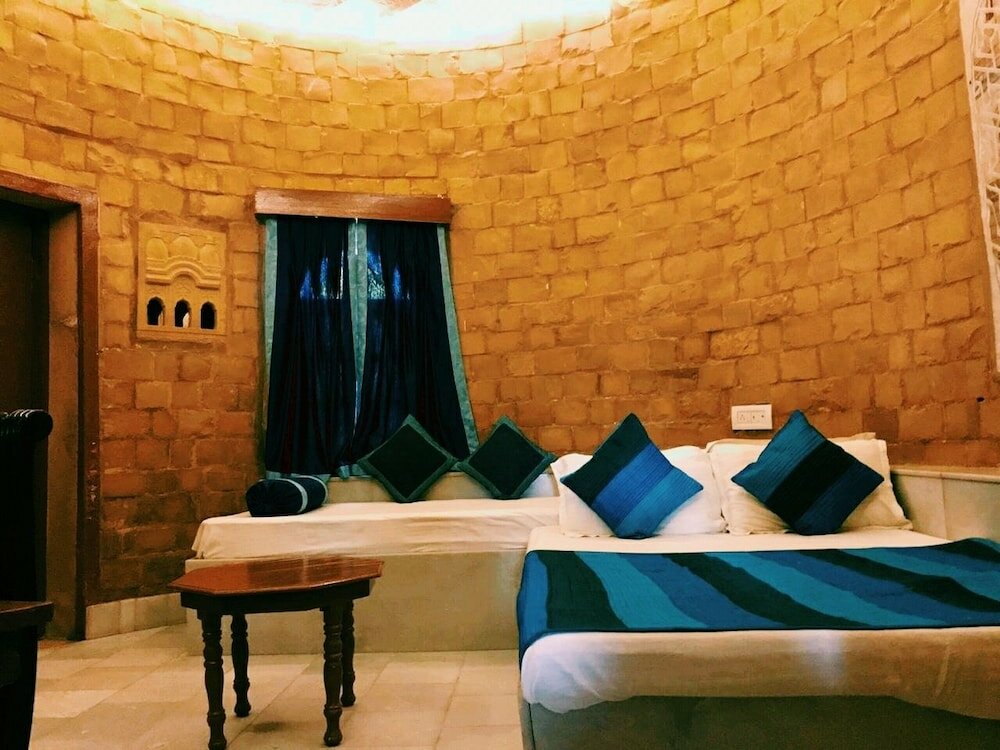 Фото Himmatgarh Palace