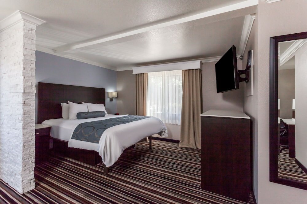 Фото Best Western Plus Diamond Valley Inn