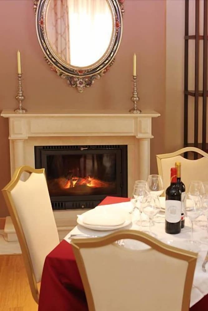 Фото Hotel Casa Consistorial