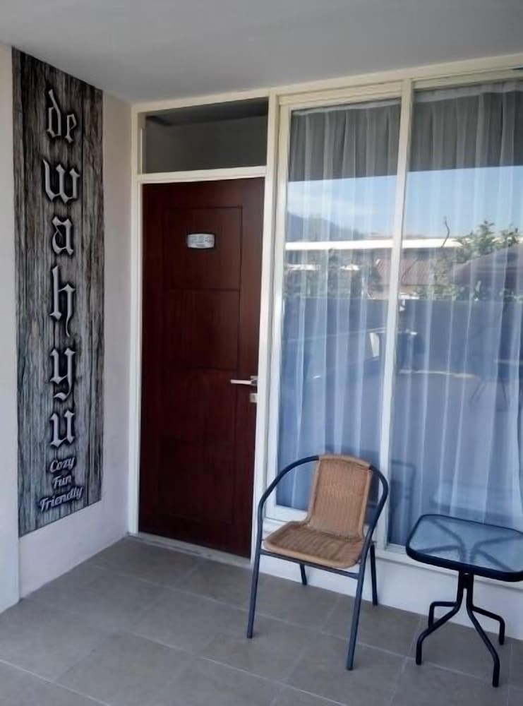 Фото De Wahyu Hotel