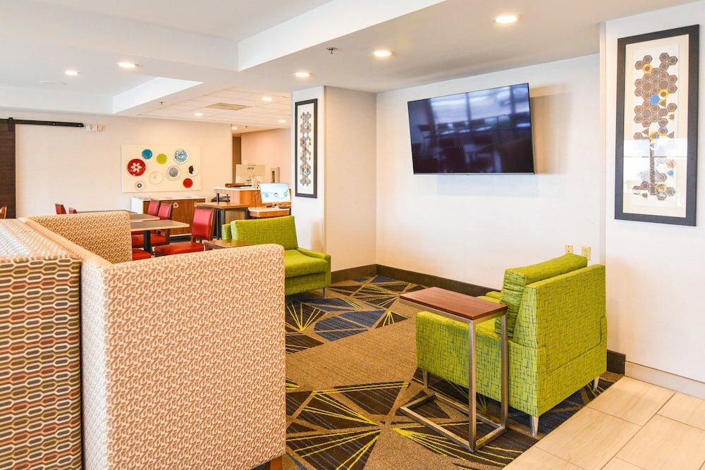Фото Holiday Inn Express Indianapolis South, an Ihg Hotel