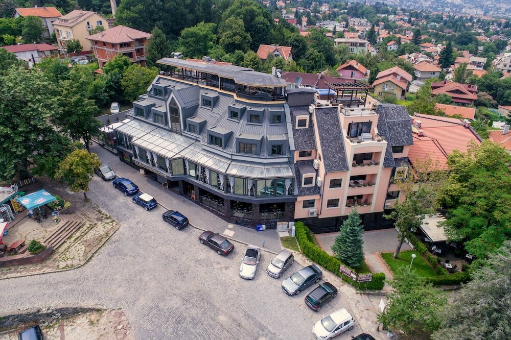 Фото отеля 2