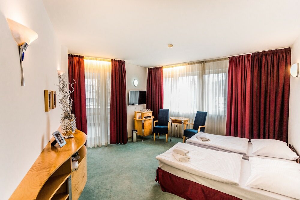 Фото отеля 2