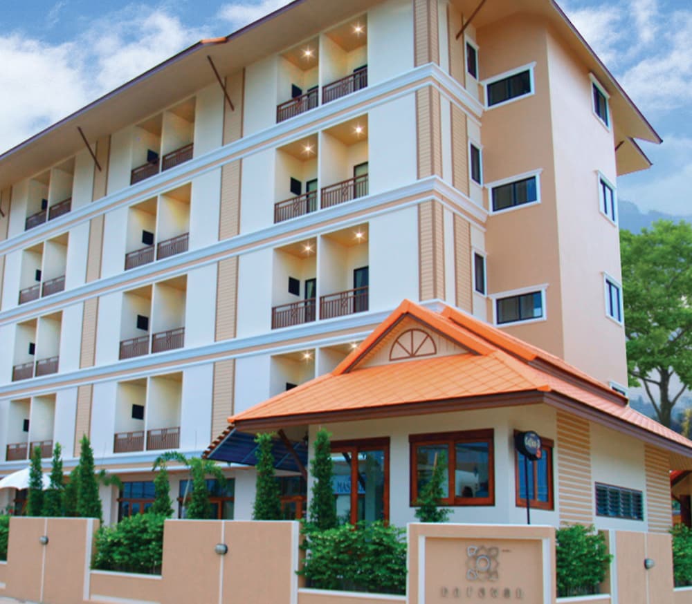 Фото Narawan Hotel