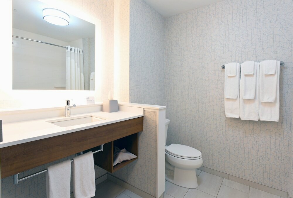 Фото Holiday Inn Express & Suites Aurora, an Ihg Hotel