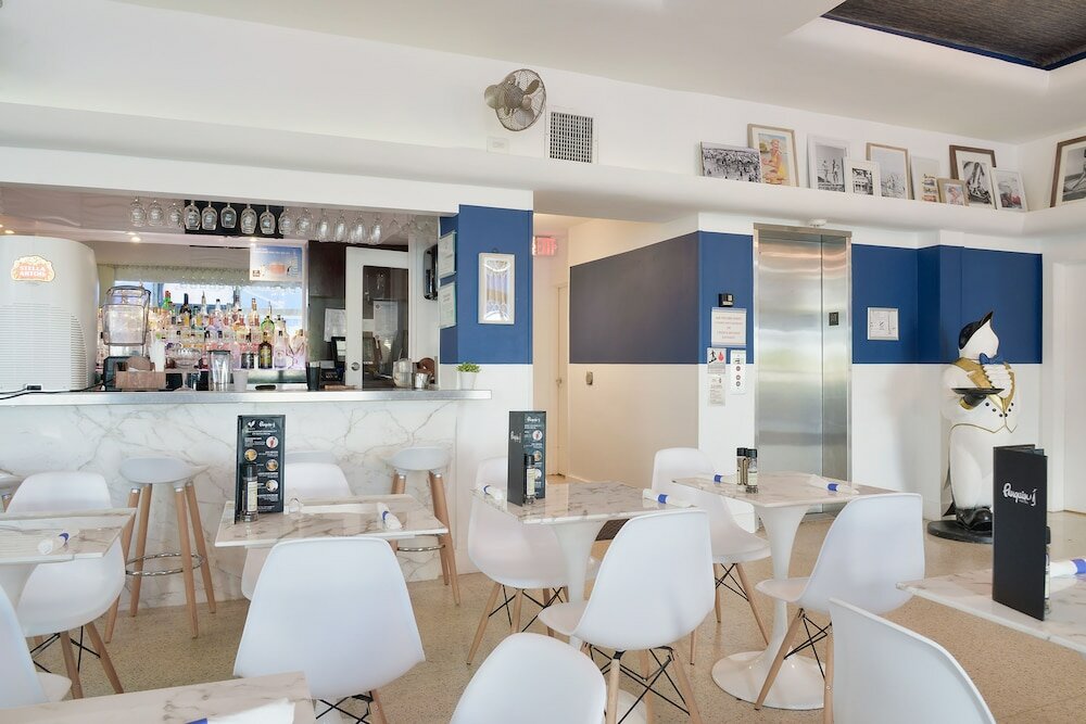 Фото The Penguin Hotel