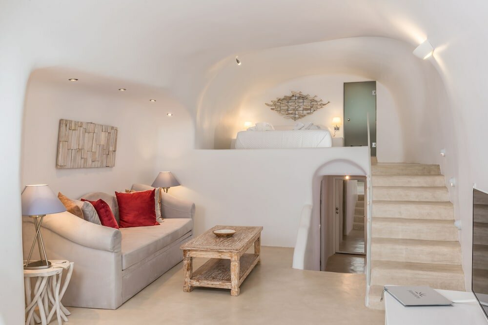 Фото Iliovasilema Hotel & Suites