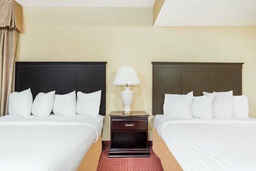 Гостиница Hawthorn Suites by Wyndham Columbus North в Уортингтоне