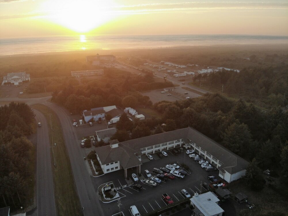 Фото Days Inn by Wyndham Ocean Shores
