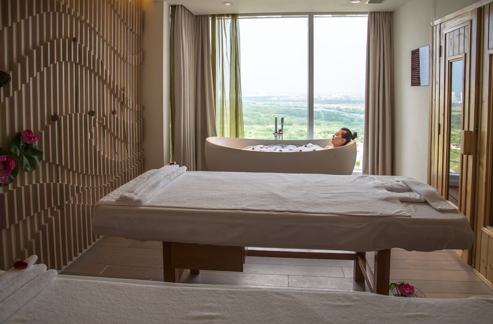 Фото Liberty Central Saigon Riverside