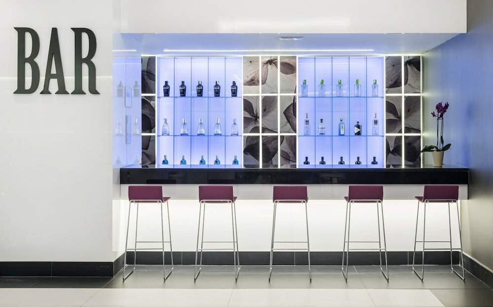 Фото Hotel Ilunion Suites Madrid