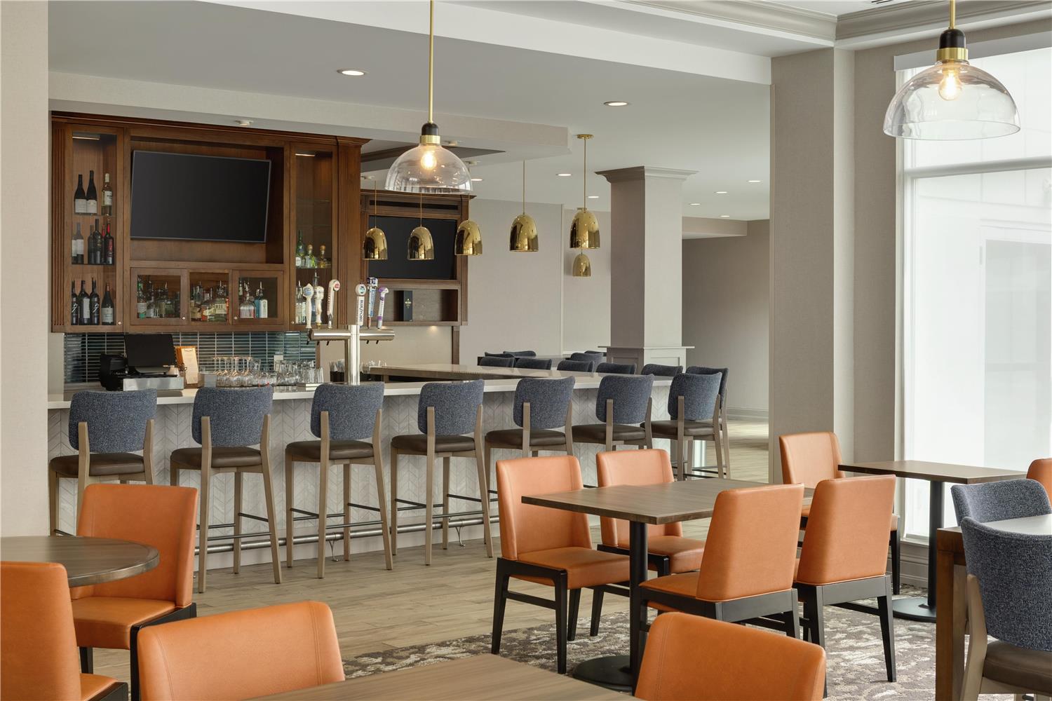 Фото Hilton Garden Inn Riverhead