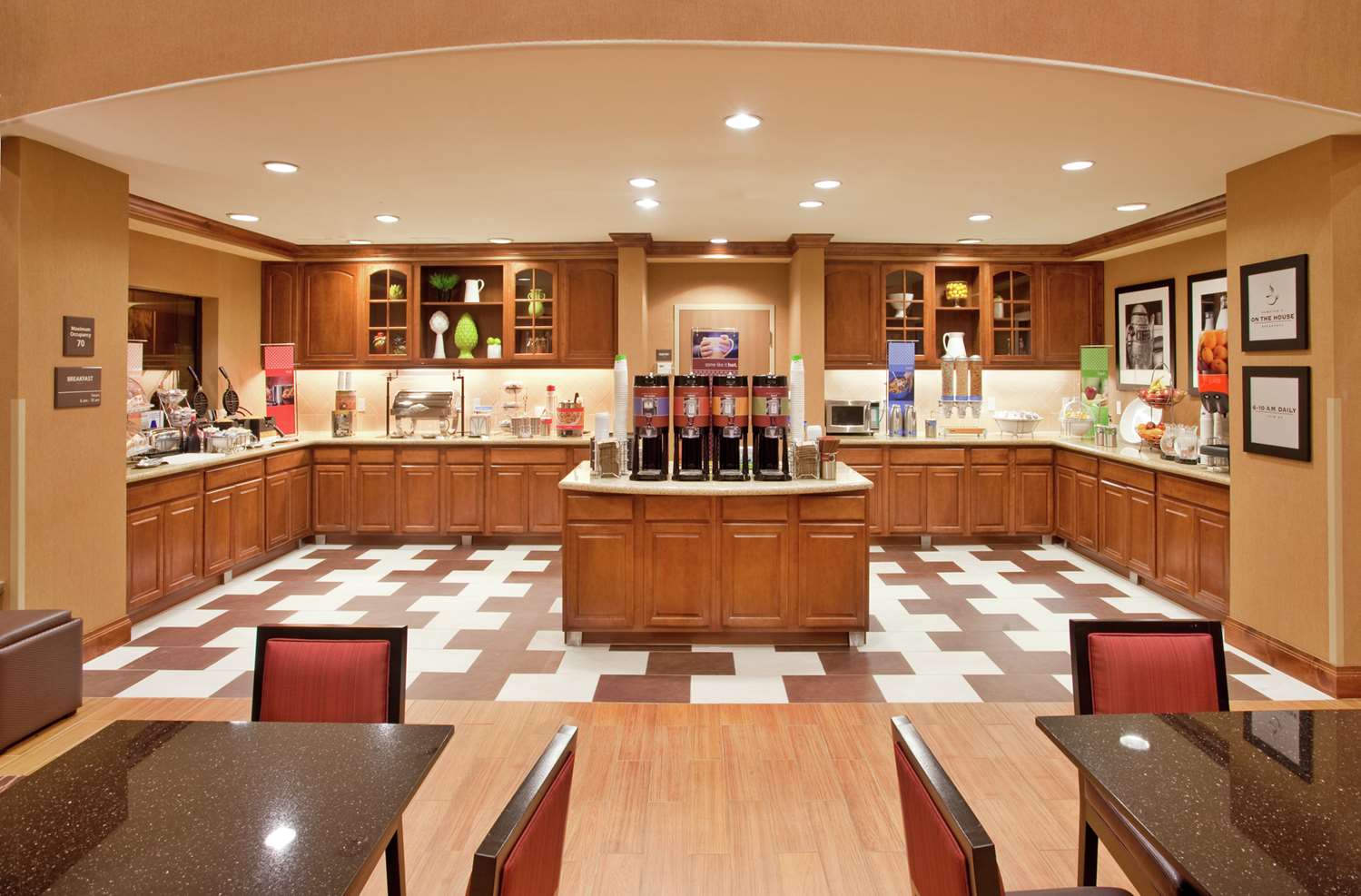 Фото Hampton Inn And Suites Hemet