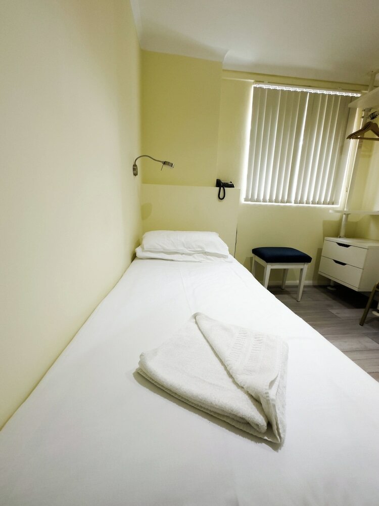 Фото Manor Hotel