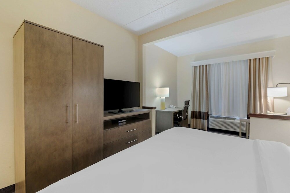 Фото Comfort Inn Bismarck