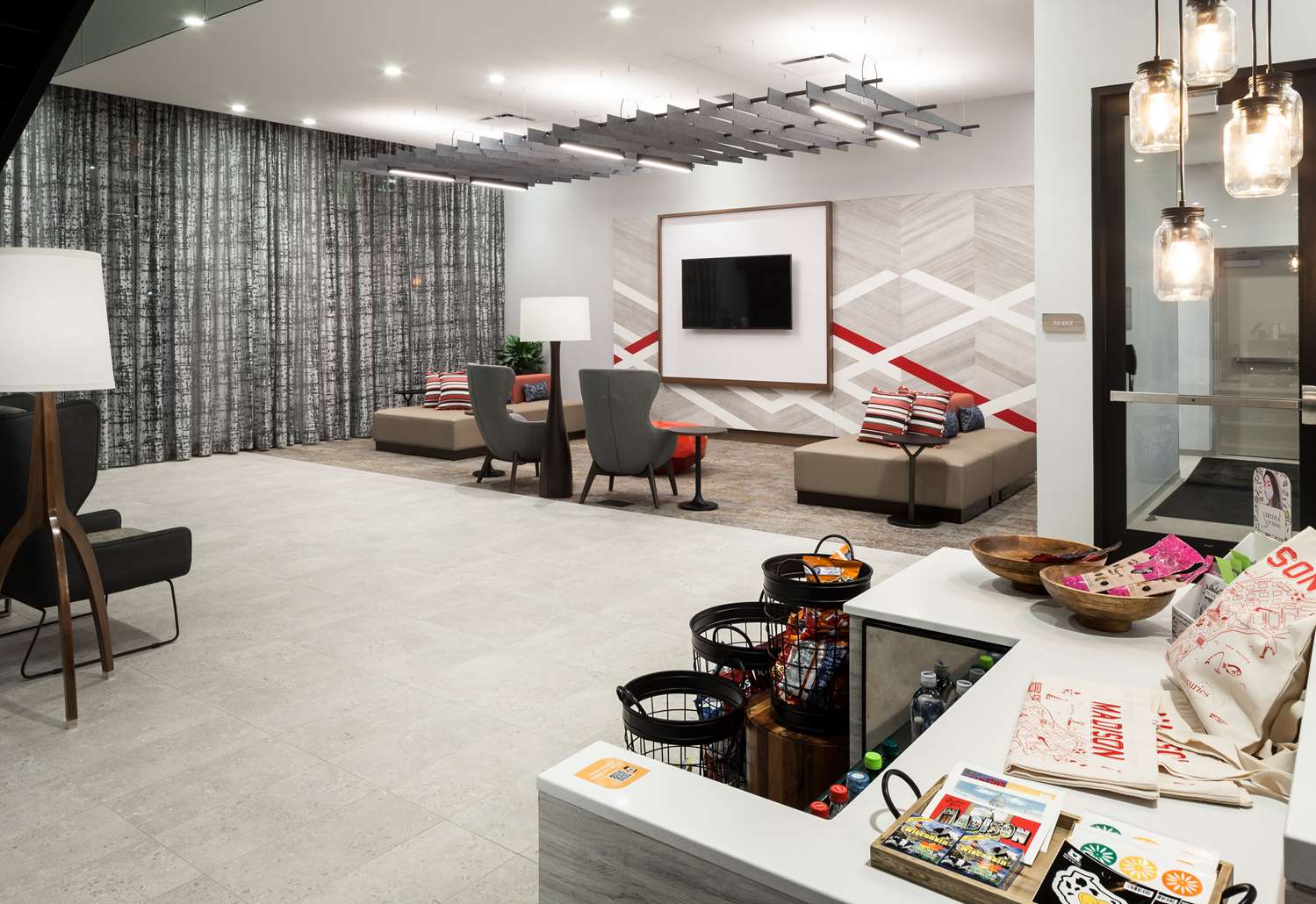 Фото Hilton Garden Inn Madison Downtown