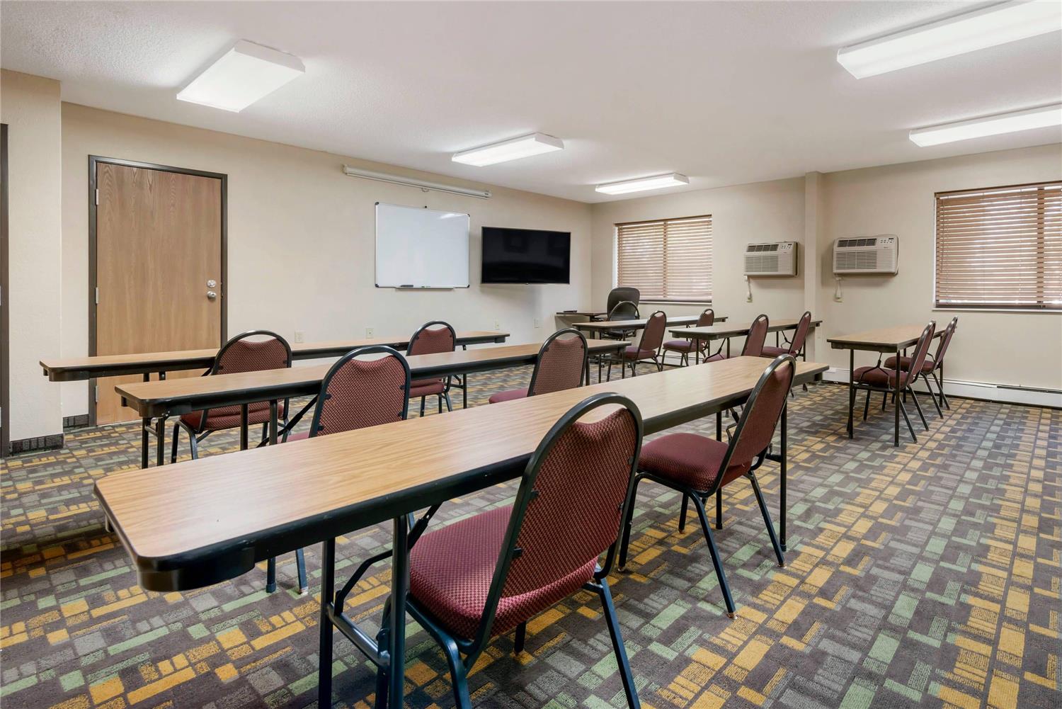 Фото Quality Inn Saint Cloud