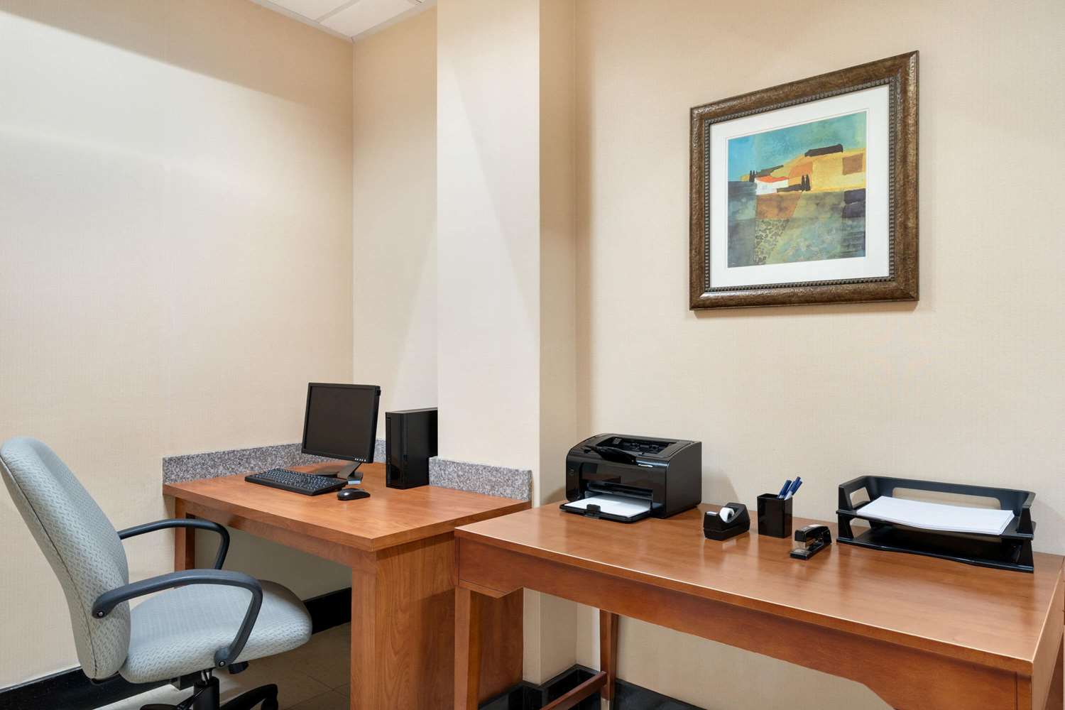 Фото Baymont by Wyndham Bremerton Wa