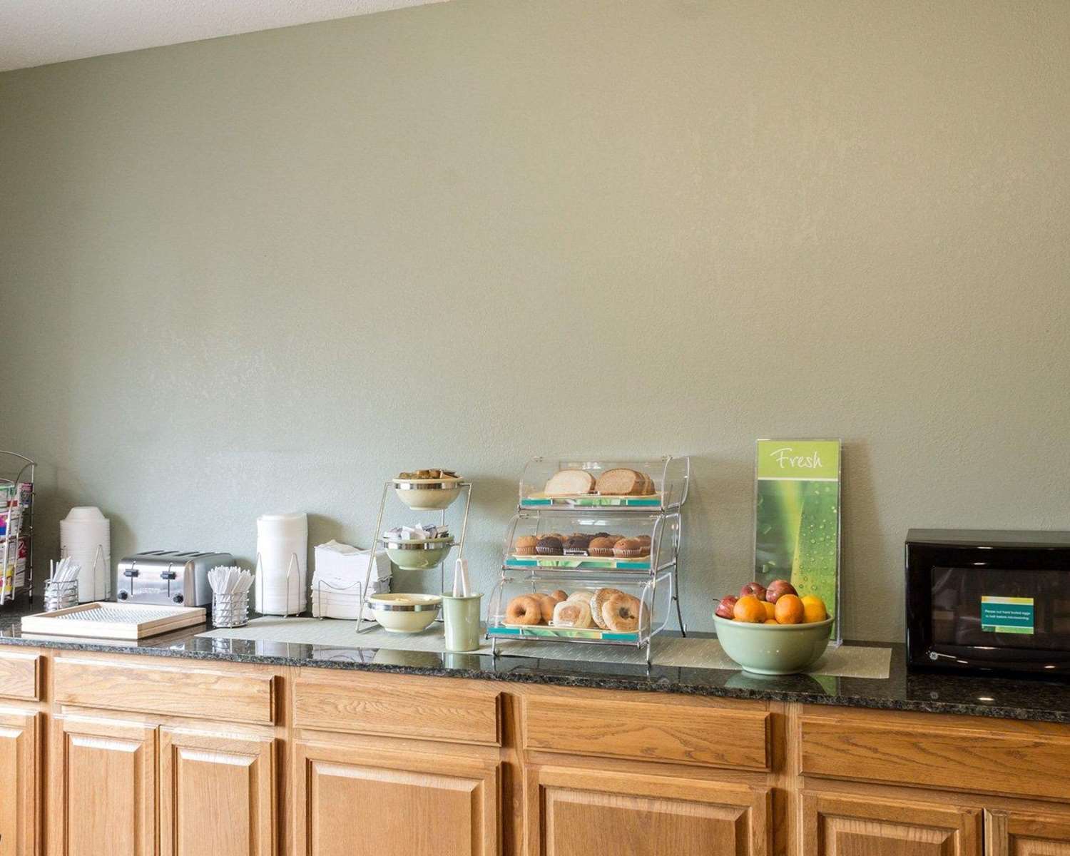 Фото Quality Inn Brookings - University