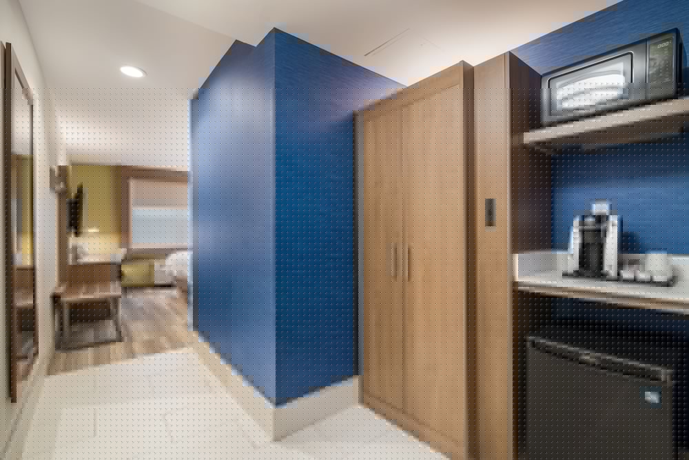 Фото Holiday Inn Express Plymouth, an Ihg Hotel