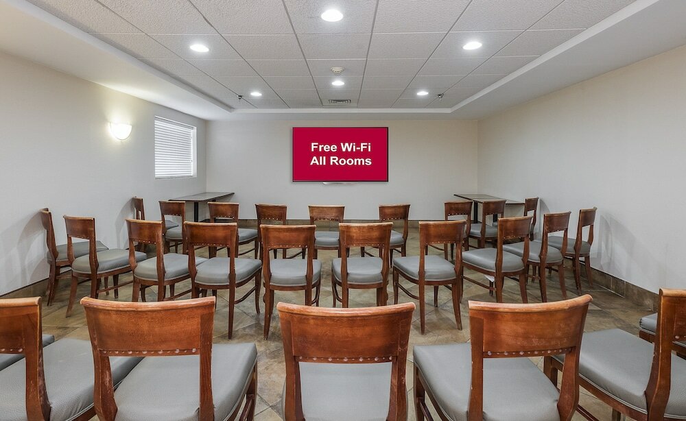 Фото Red Roof Inn Hartford - New Britain