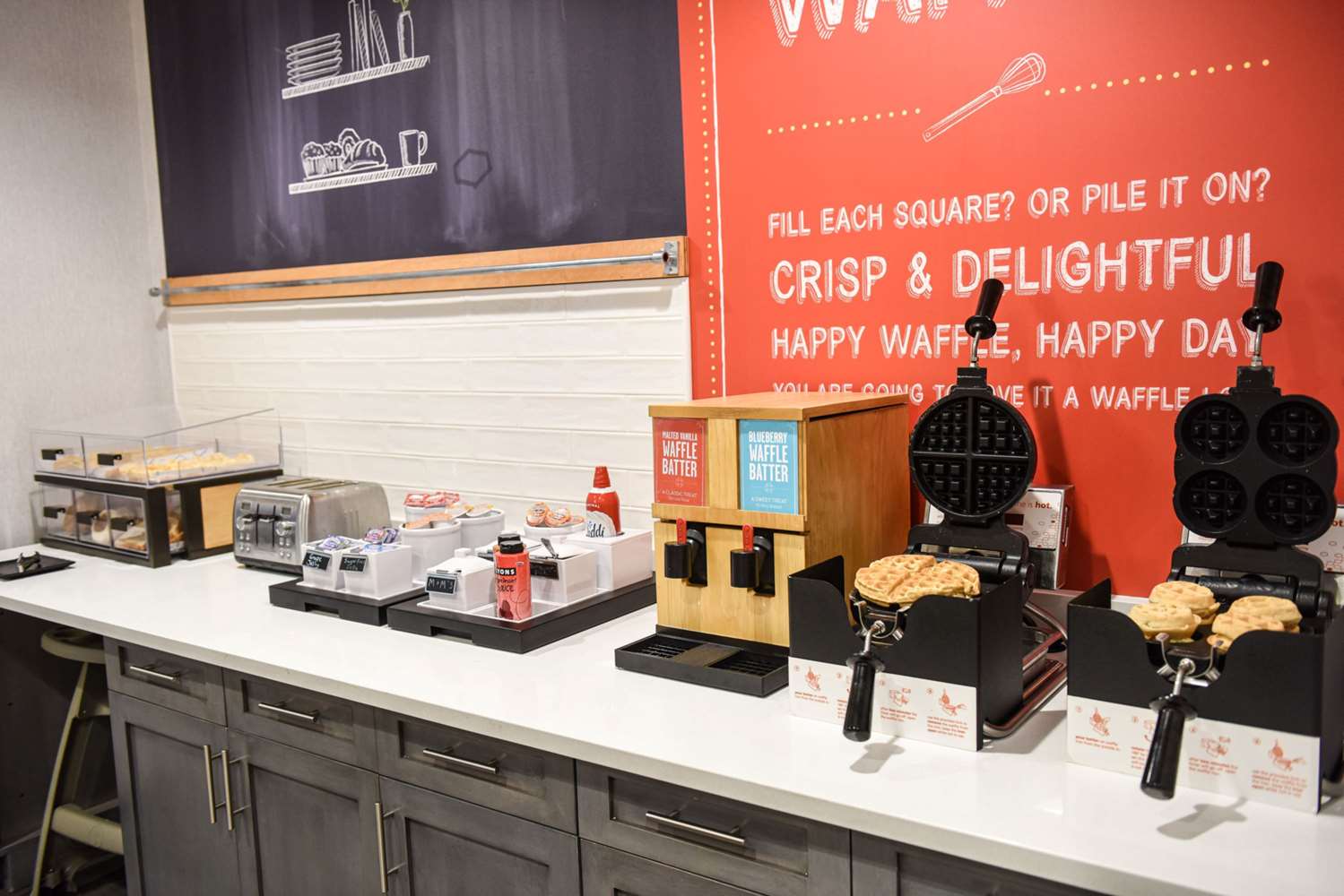 Фото Hampton Inn & Suites Lenoir