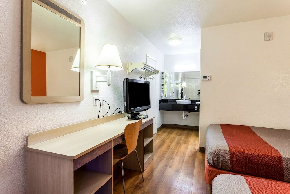 Фото Motel 6 Sacramento, Ca - Downtown