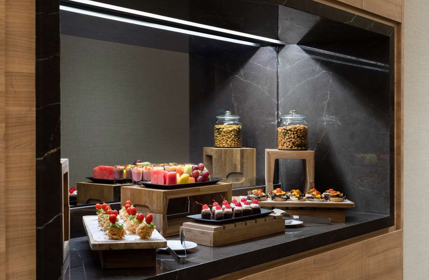 Фото Hilton Garden Inn Jakarta Taman Palem