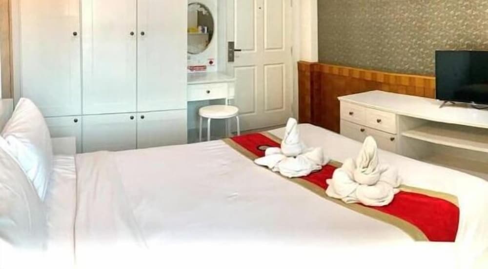 Фото Ploy's Pearl Hotel