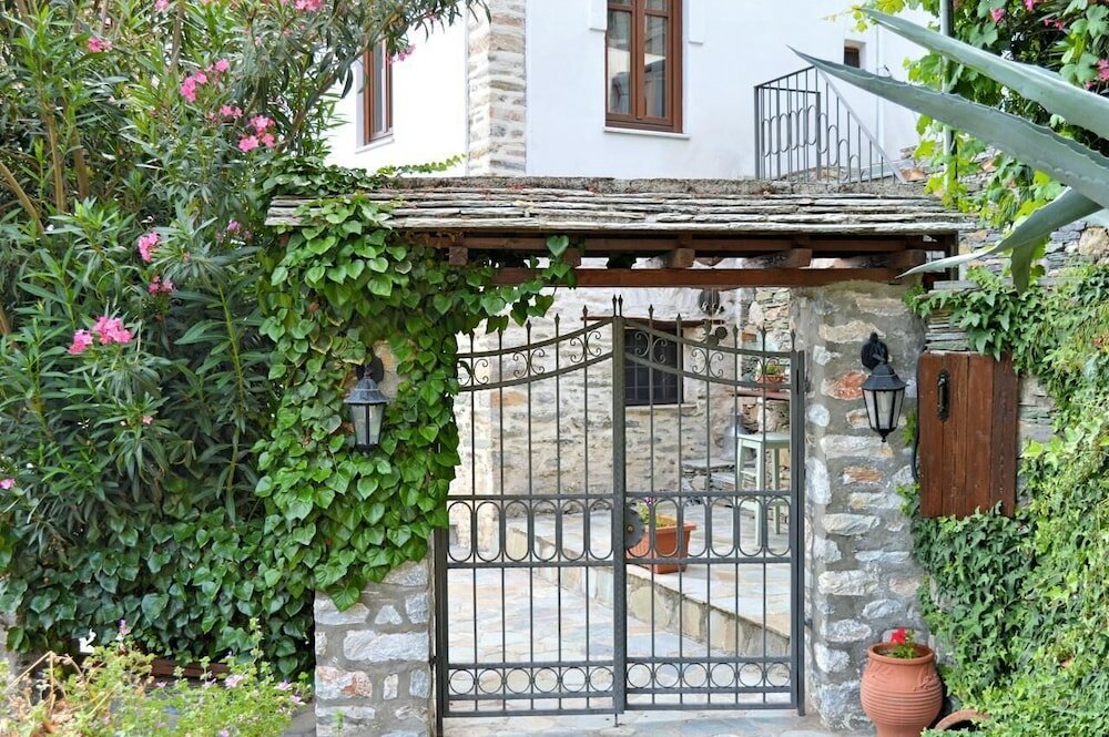 Фото Archontiko Argyro