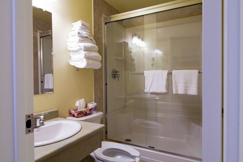 Фото Park West Inn